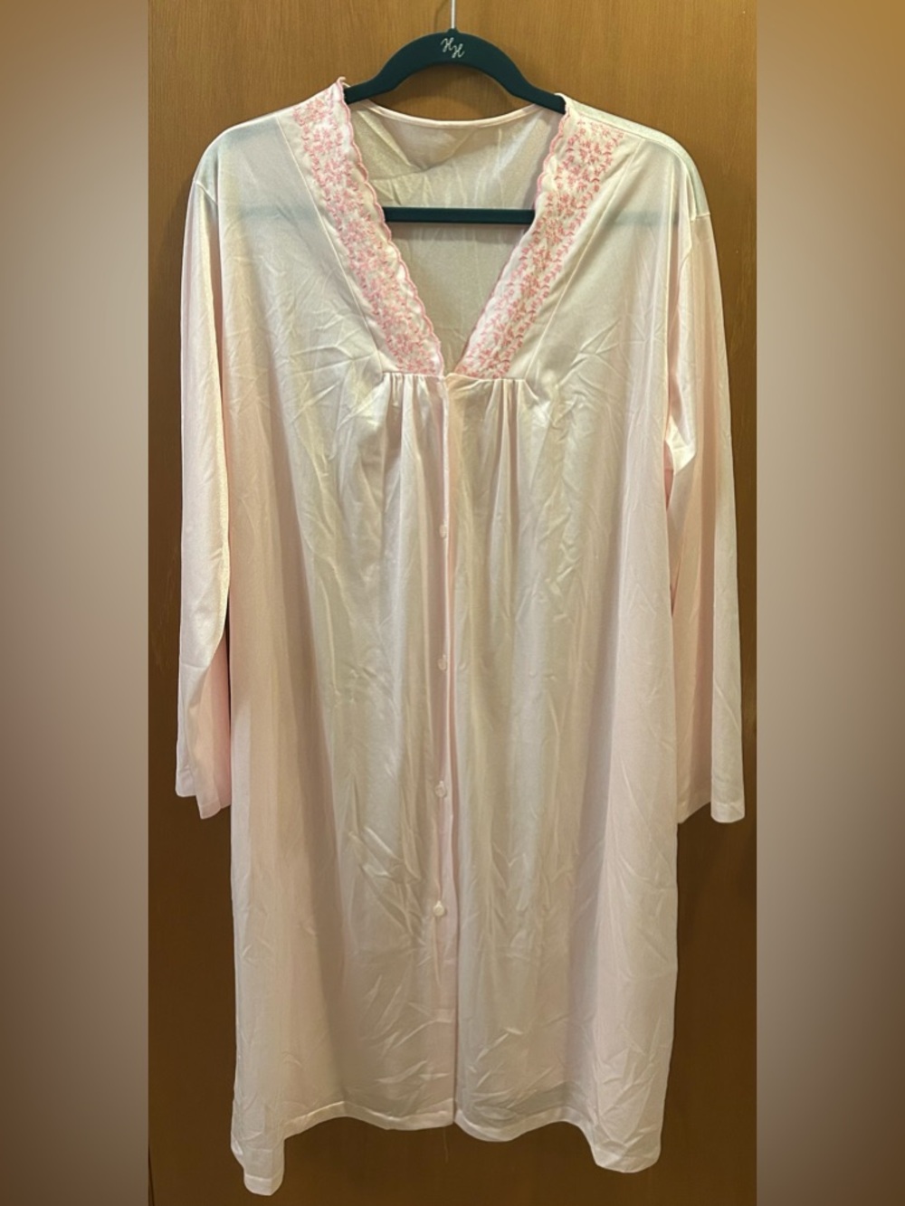 Vintage Womens Robe Pink Satin Sheer Long Sleeve Embroidered VNeck Pearl Buttons